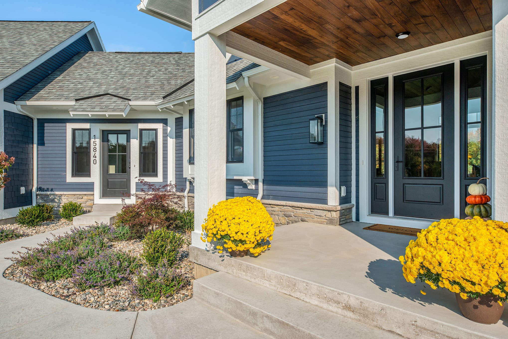 Country Ranch — Exterior